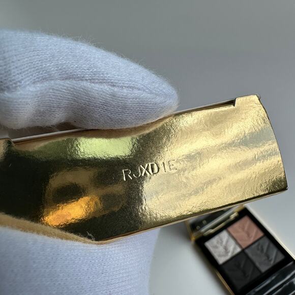 YSL Yves Saint Laurent Couture Mini Clutch Eyeshadow Palette 700 Over Noir NIB - Picture 8 of 10